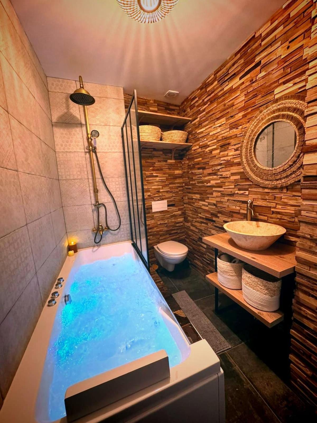 Duplex Safari Jusqu'A 4 Personnes, Spa, Cinema Et Lit Sous Les Arbres, Day Use, 10 Min Centre Amiens Luaran gambar
