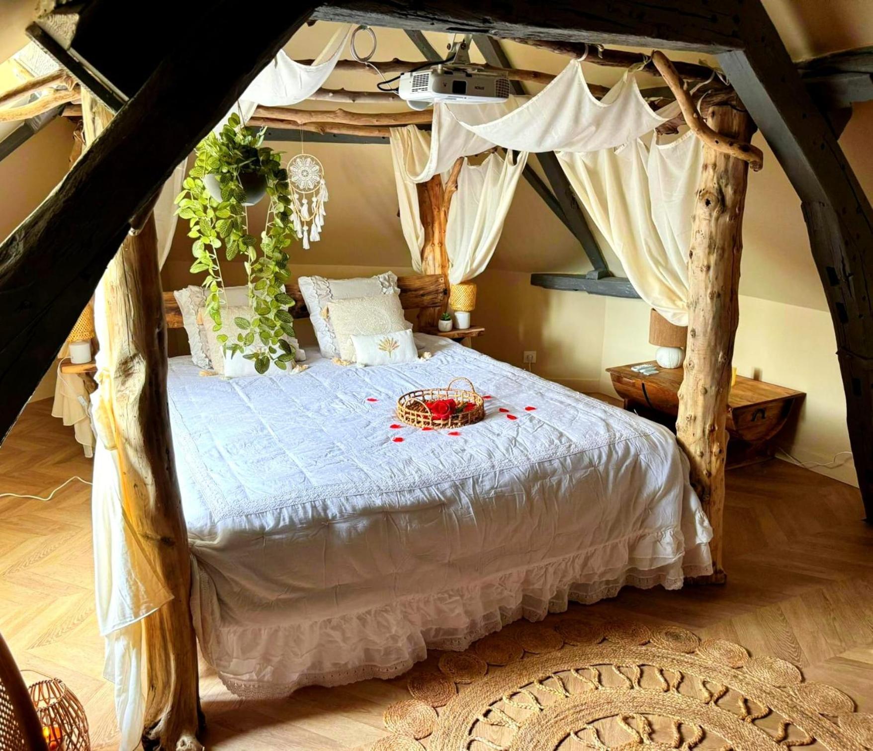 Duplex Safari Jusqu'A 4 Personnes, Spa, Cinema Et Lit Sous Les Arbres, Day Use, 10 Min Centre Amiens Luaran gambar